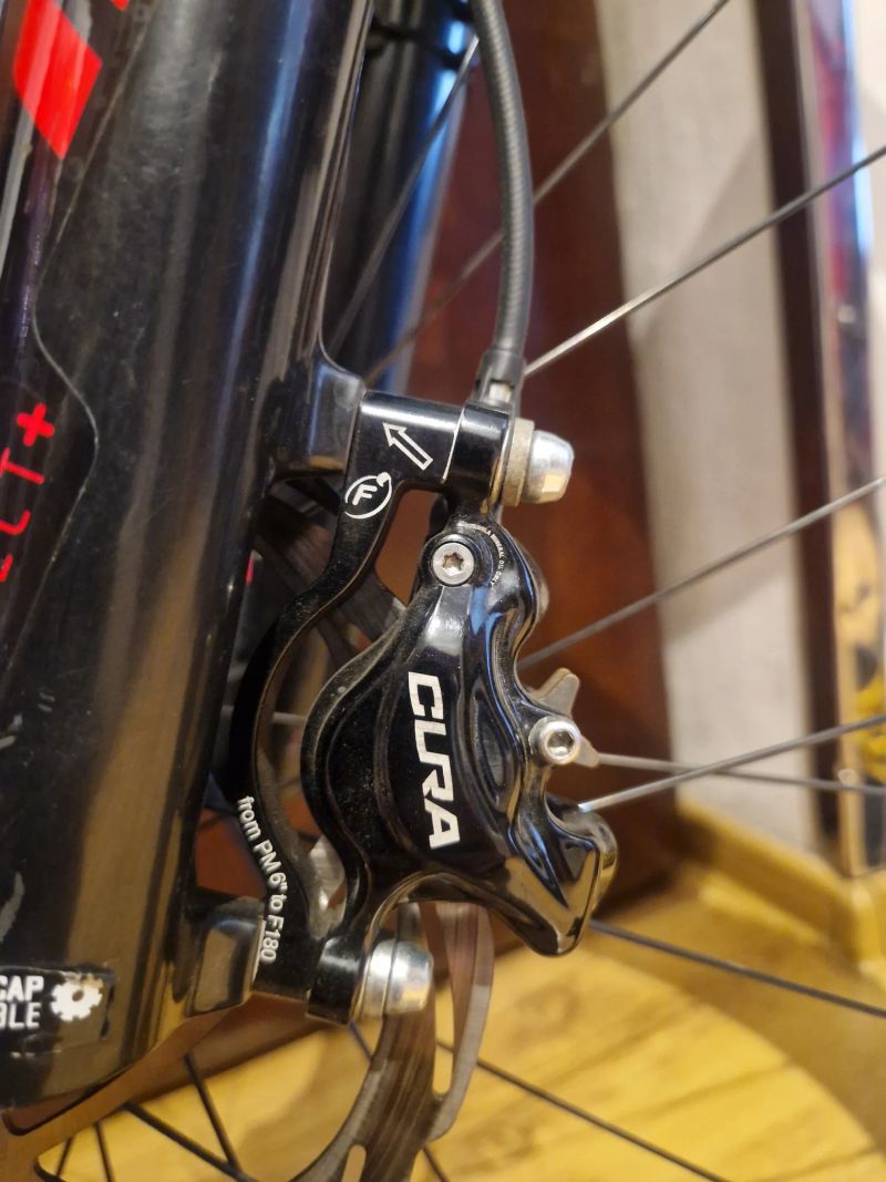 Kompletní brzdy Formula Cura i s kotouči