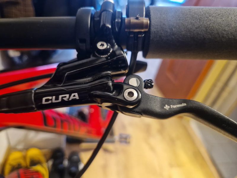 Kompletní brzdy Formula Cura i s kotouči