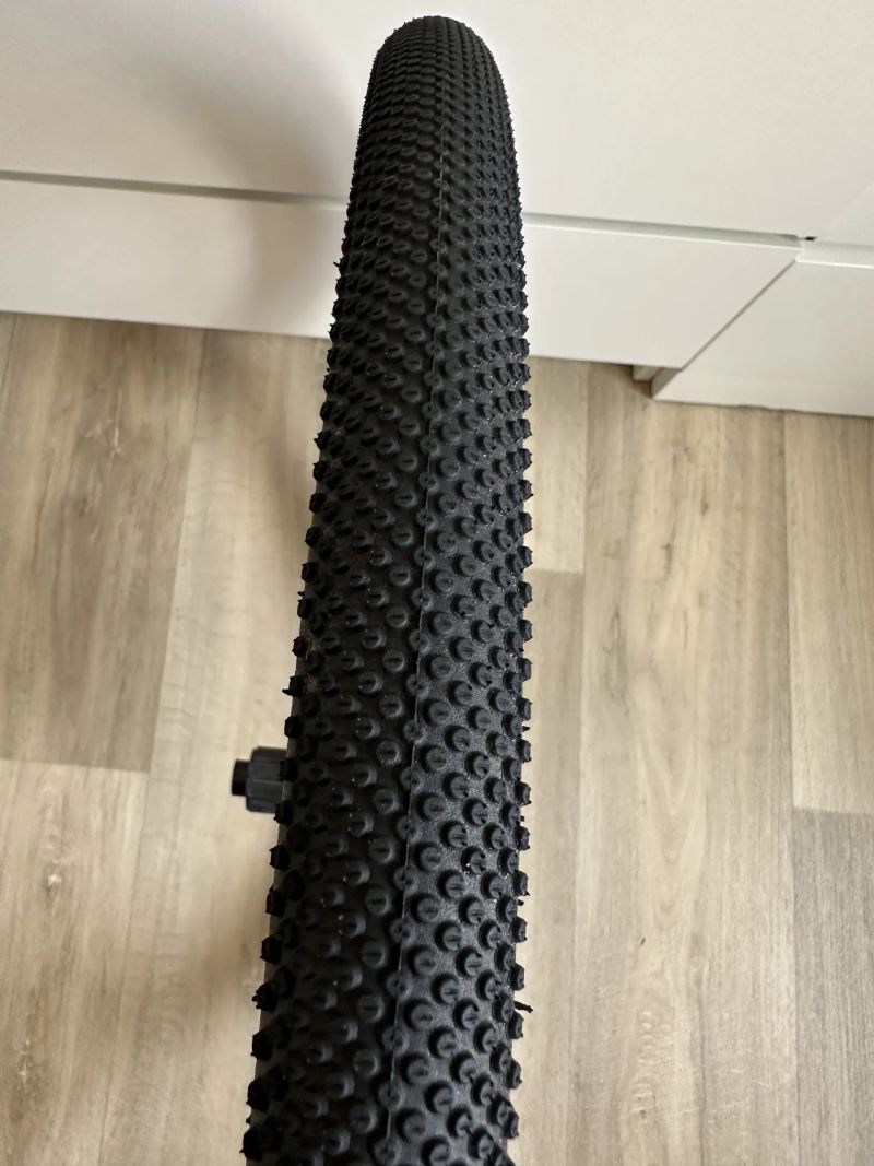 Gravel kola Mavic Allroad - Kompletní set, vč. 2 sad skvělých plášťů (gravel a silnice)