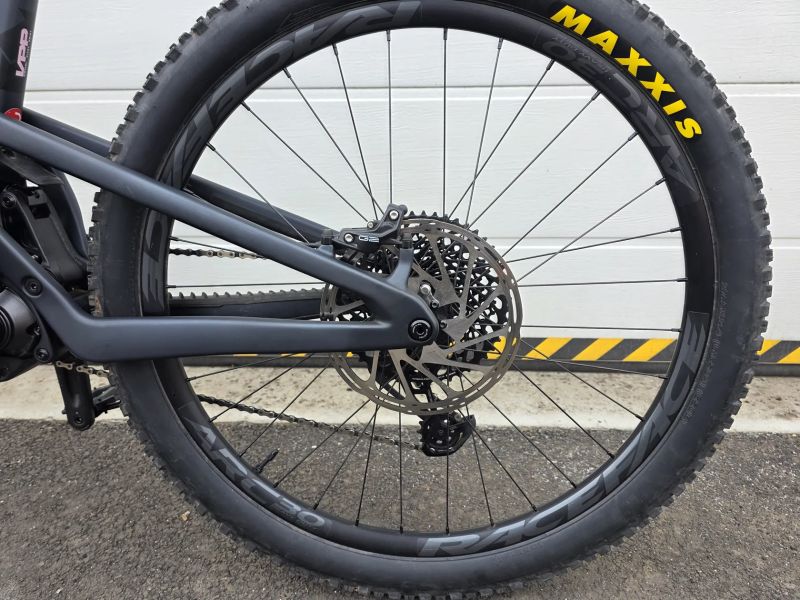 Santa Cruz Heckler 9