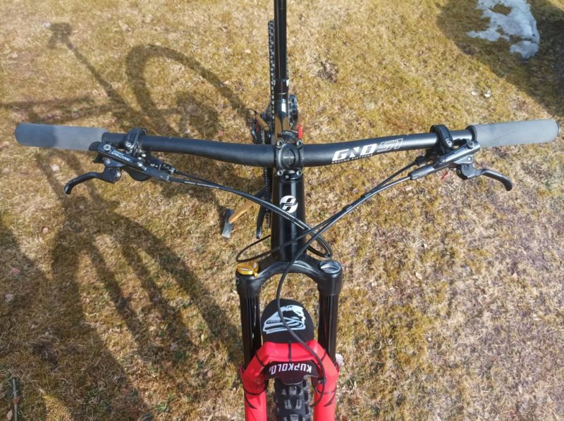 Ghost RIOT EN Uiversal