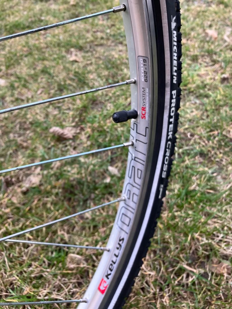 Kellys Coach, vel. 17, v dobrém stavu