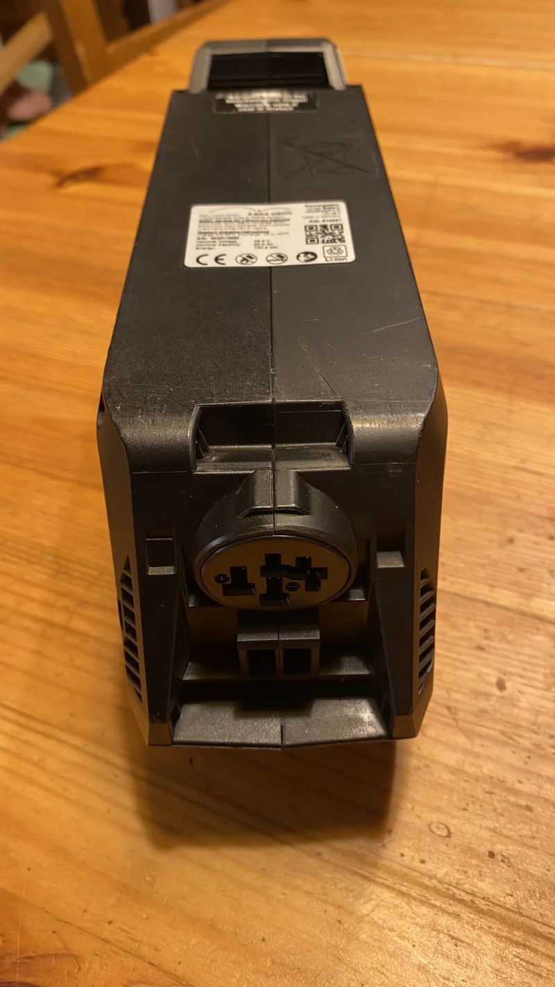 Baterie Bosch 2 ks 720 Wh a 500 Wh.