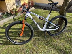 Canyon Lux Trail CF | XTR | Fox Factory | karbonová kola |