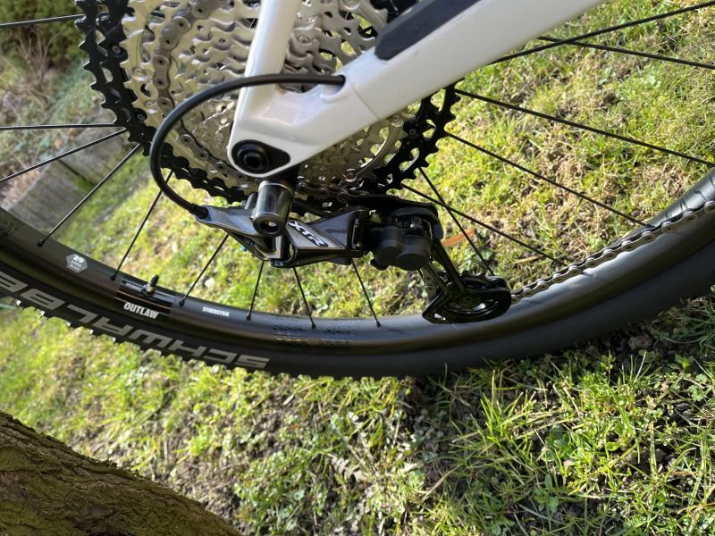 Canyon Lux Trail CF | XTR | Fox Factory | karbonová kola |