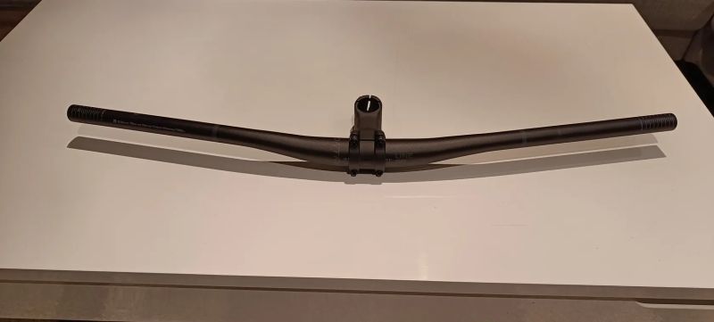 Řídítka Bontrager Line 35 s představcem