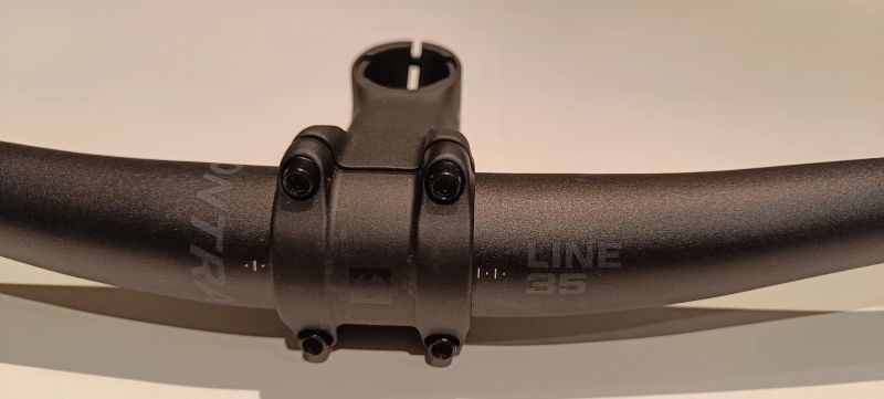 Řídítka Bontrager Line 35 s představcem