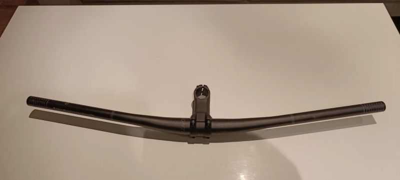 Řídítka Bontrager Line 35 s představcem