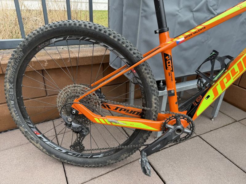 Dětské karbonové kolo Spyder 15” / 27,5