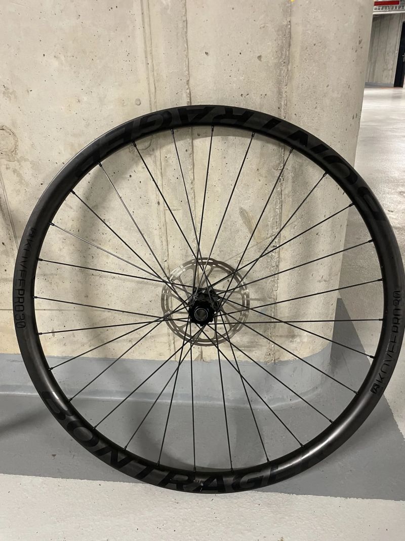Karbonová kola 29 Bontrager Kovee Pro 30 – Boost, lehká“