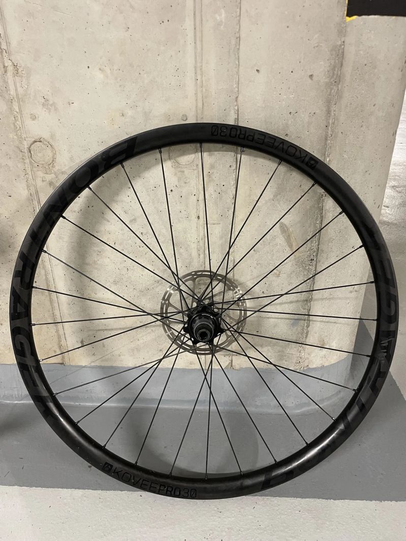 Karbonová kola 29 Bontrager Kovee Pro 30 – Boost, lehká“
