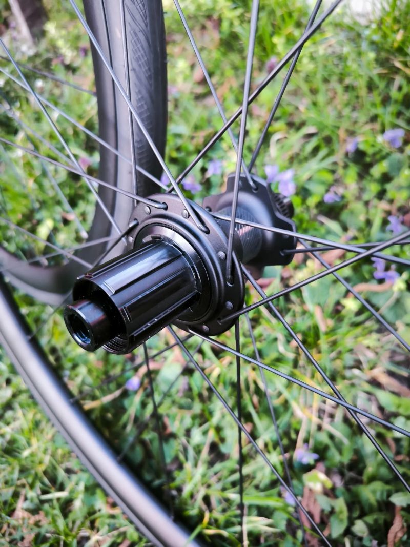 zapletená kola Velomann V30R