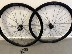 Prodám zapletená karbonová kola HUNT 35