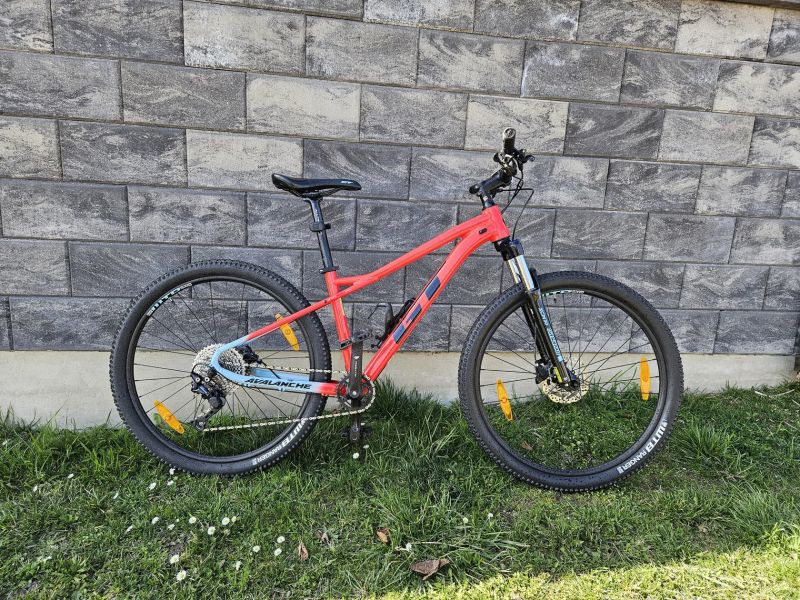GT Avalanche 27,5 Comp, vel. S