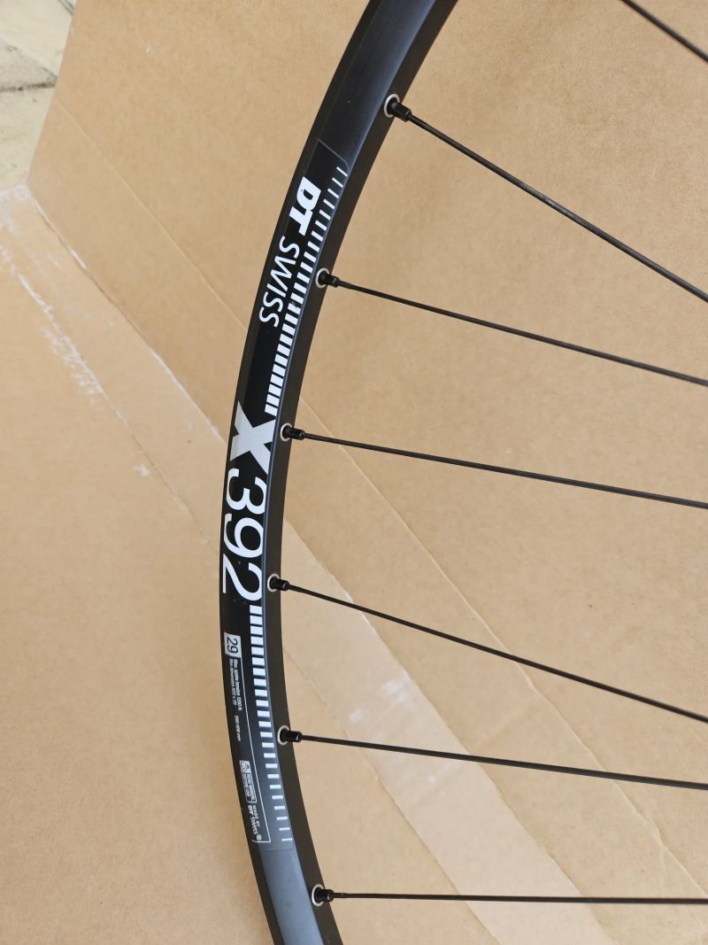 Zapletená kola DT Swiss X 392