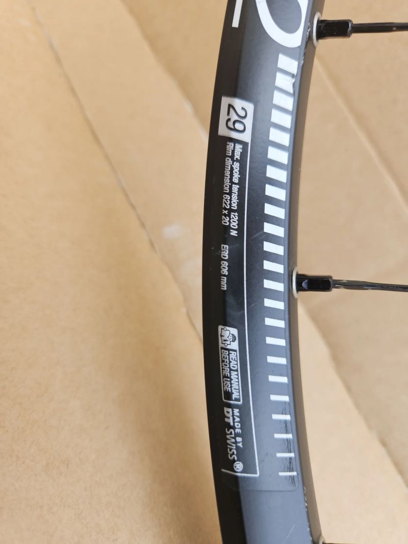 Zapletená kola DT Swiss X 392