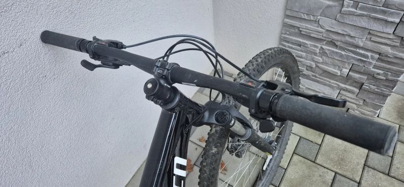 Horské kolo Specialized Rockhopper sport 27,5, vel. S