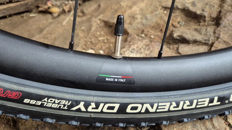 Prodám nová nepoužitá gravel kola Miche Graff i s plášti Vittoria Terreno Dry 47mm