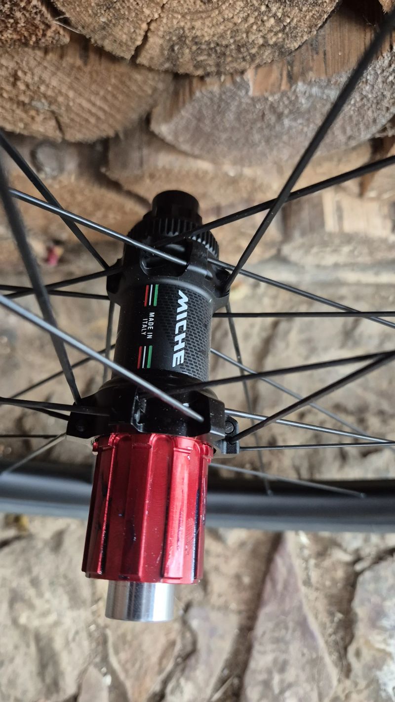 Prodám nová nepoužitá gravel kola Miche Graff i s plášti Vittoria Terreno Dry 47mm