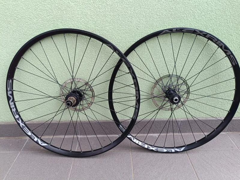 Ráfky enduro/trail AlexRims 30mm s náboji Shimano XT a kotouči