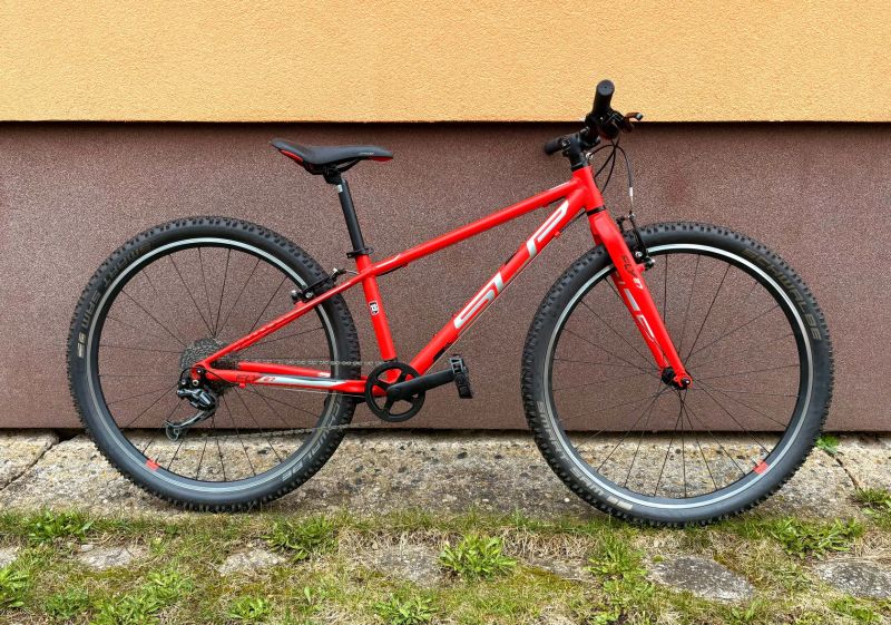 Juniorské kolo - Superior F.L.Y. 27