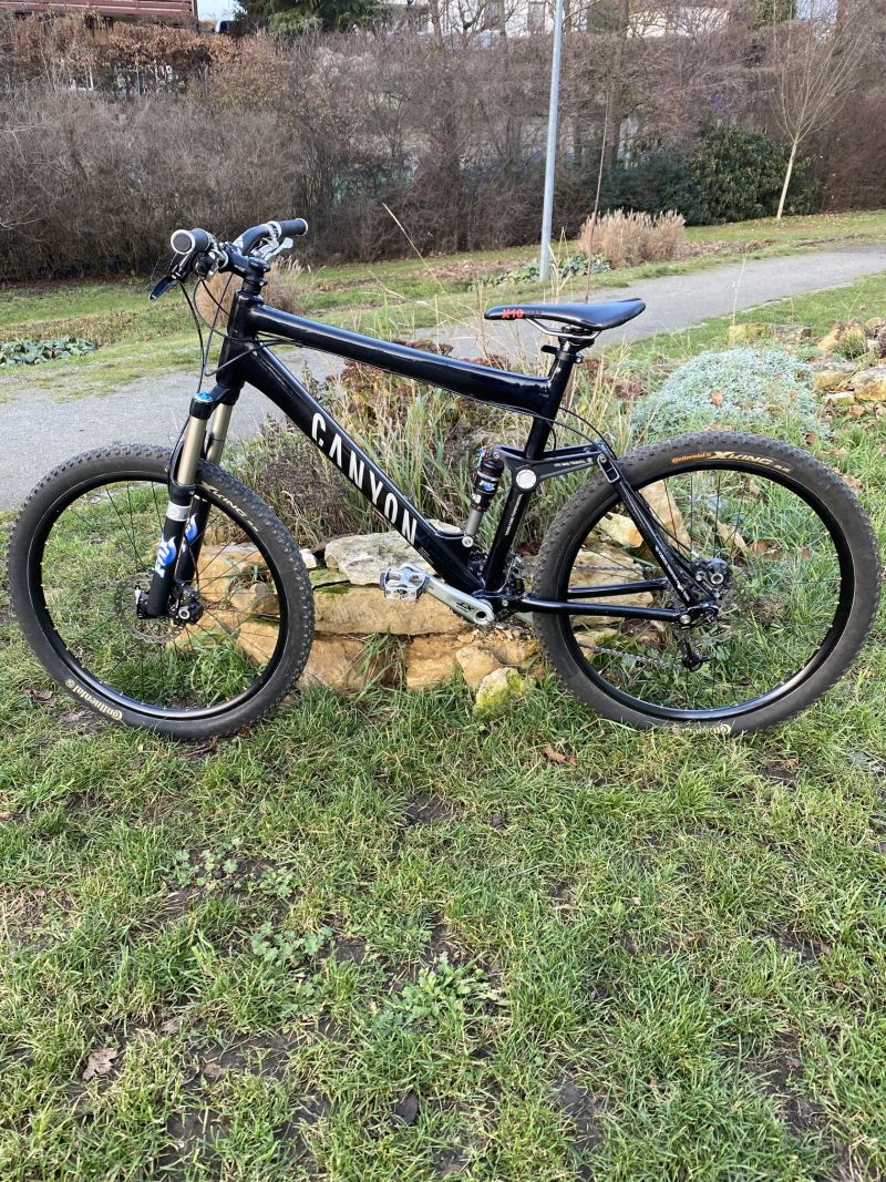 CANYON SPECTRAL KARBON RÁM L KOLA 26”
