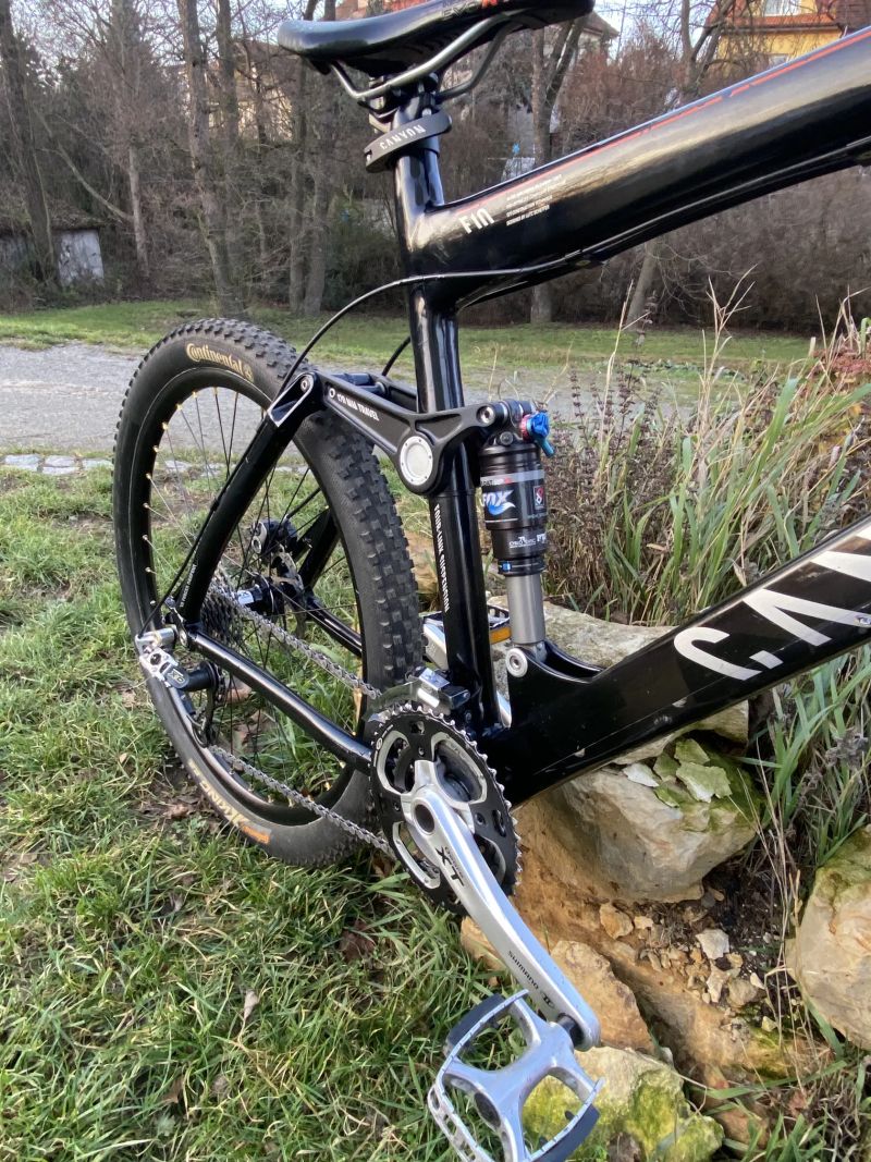 CANYON SPECTRAL KARBON RÁM L KOLA 26”