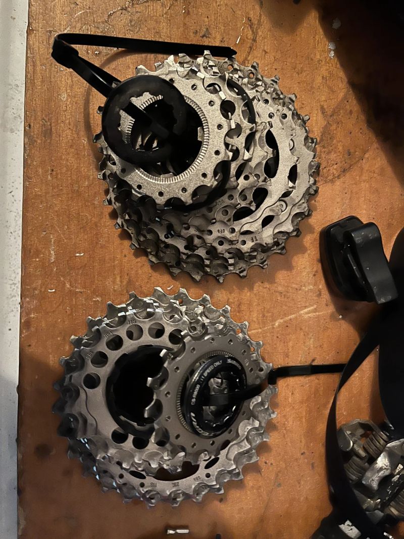 Prodám 2x Shimano kazeta 14-28 Ultegra 2 ks