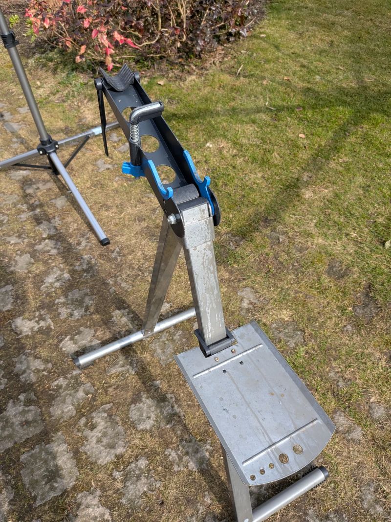 Prodám servisní stojany TACX a WEST BIKE