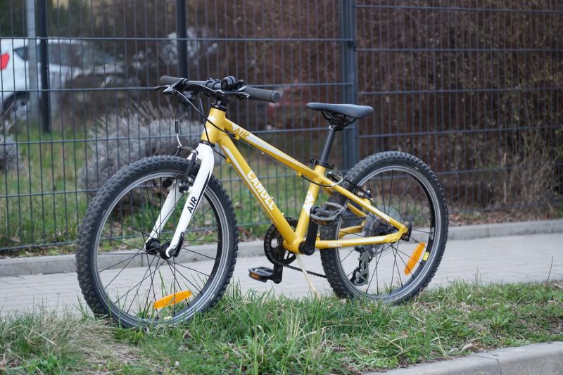 Lehké dětské kolo Canull 20" Air, 7,8 Kg