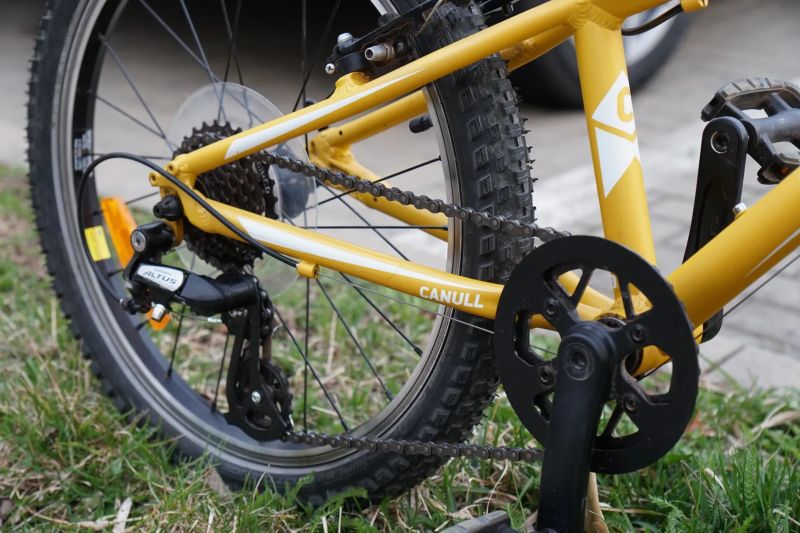 Lehké dětské kolo Canull 20" Air, 7,8 Kg