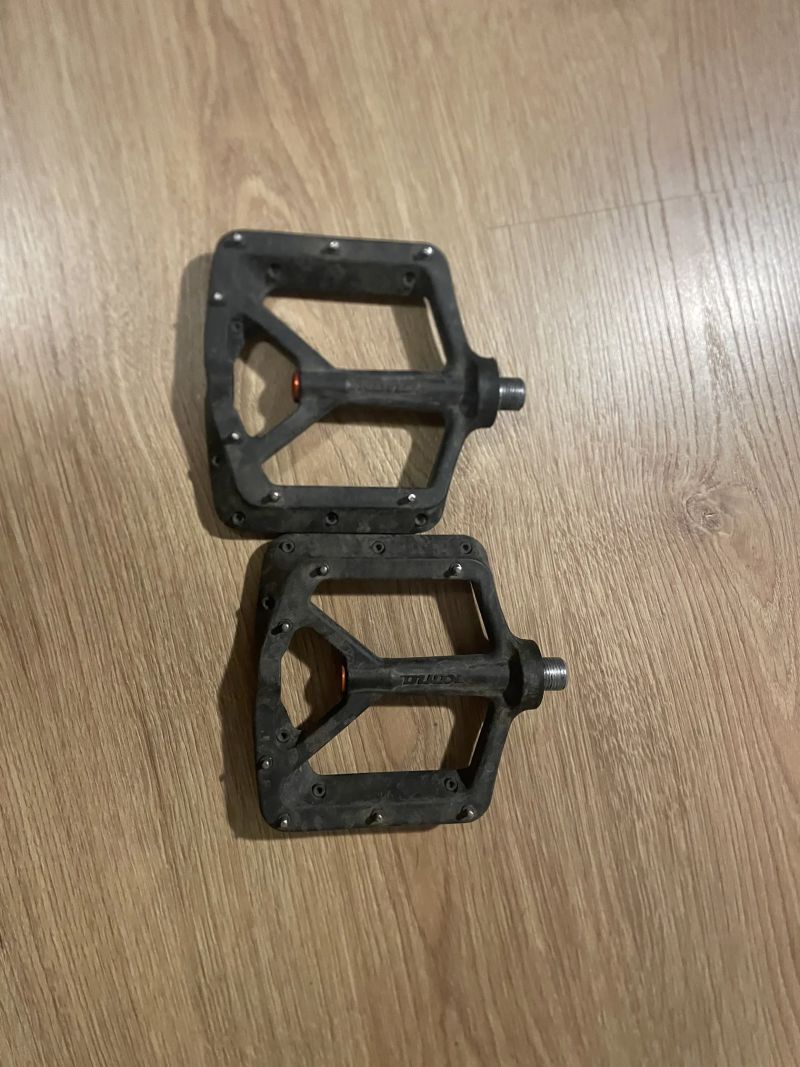 Crankbrothers a kona pedaly