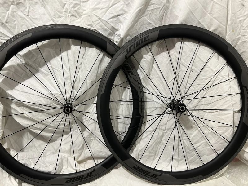 Zapletená karbonová galusková kola Prime