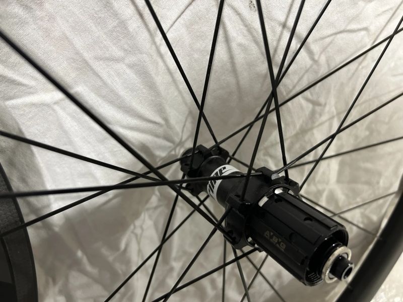 Zapletená karbonová galusková kola Prime