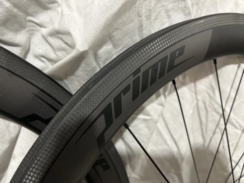 Zapletená karbonová galusková kola Prime