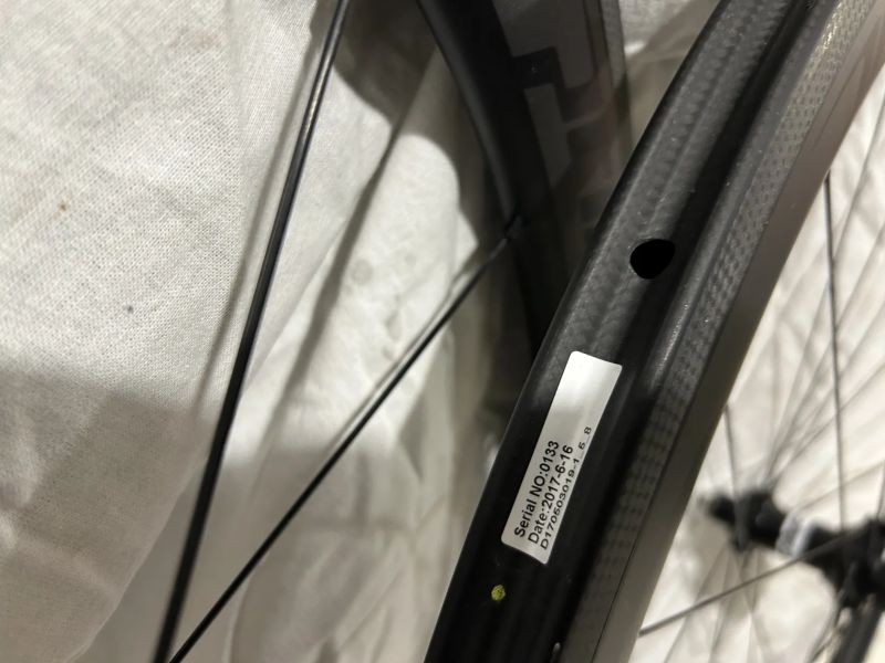 Zapletená karbonová galusková kola Prime