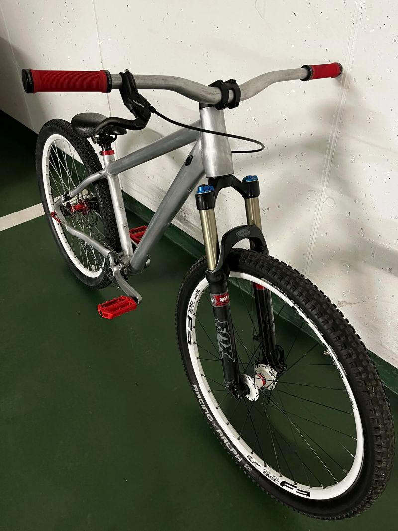 Nově postavený dirt 