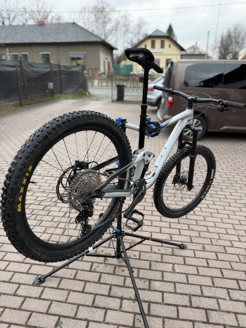 Giant GIANT Trance X 27,5" 3 2023 + vybavení