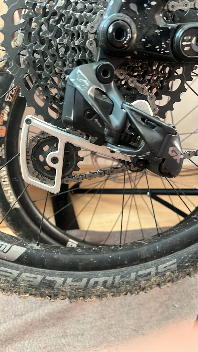 Dobry den sháním rozbitou přehazovačku gx axs