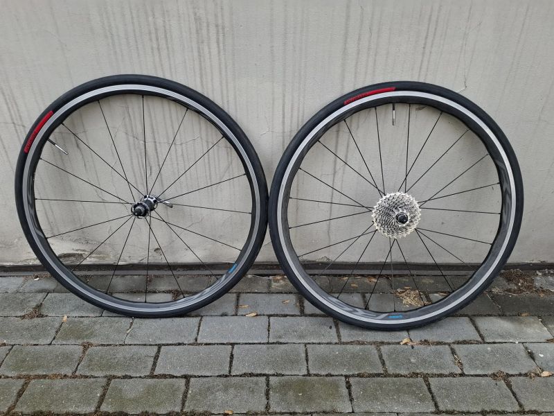 Karbonová silniční kola Shimano WH RS 700