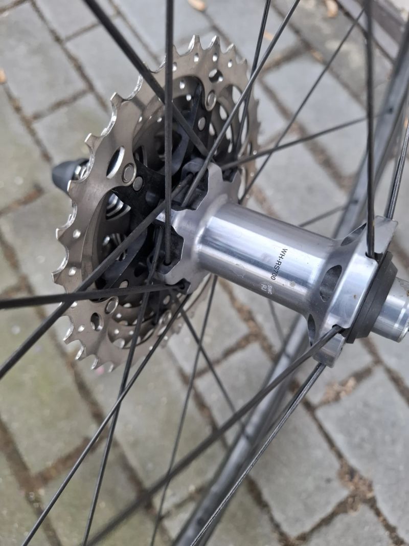 Karbonová silniční kola Shimano WH RS 700