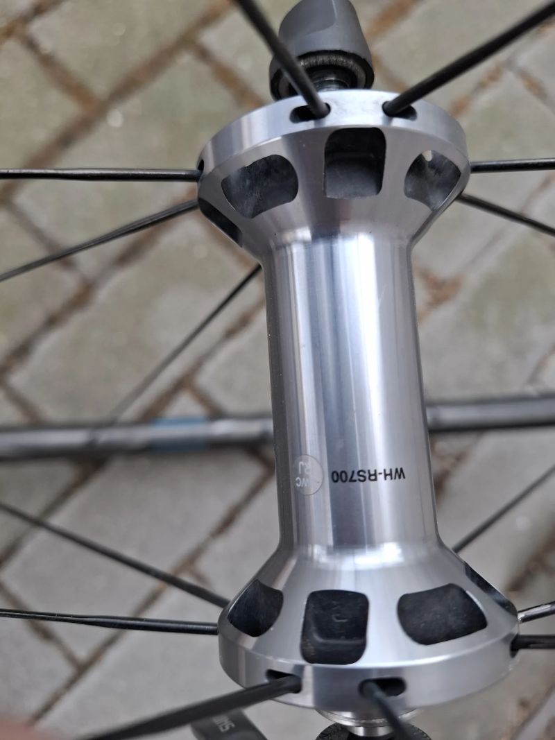 Karbonová silniční kola Shimano WH RS 700