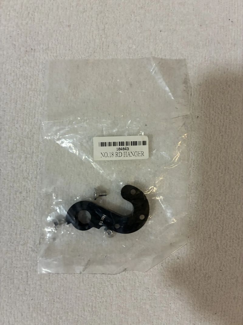 Různé komponenty Canyon (převážně patky)