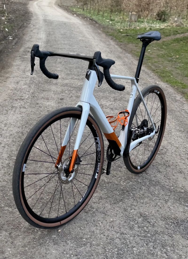 Superior Superior X-ROAD Team Issue Di2 GR Gloss Grey