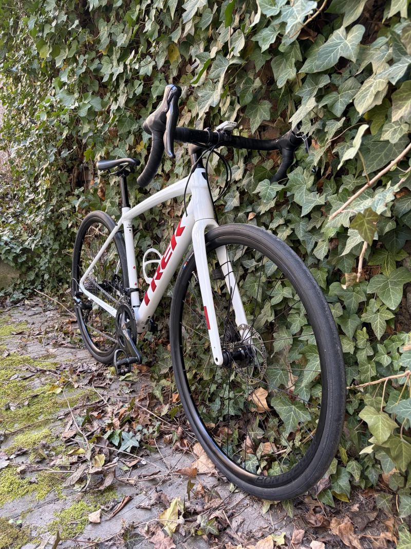 Trek Domane AL 3, model 2022, velikost 52