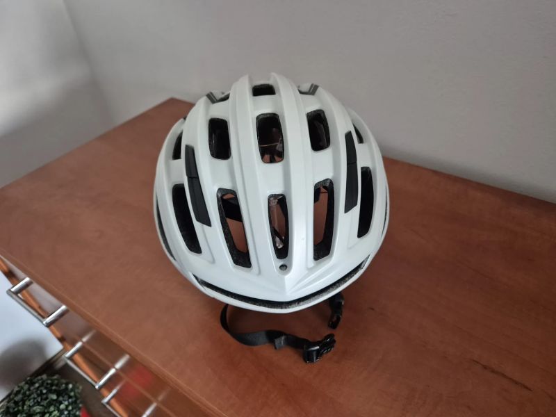 Cyklistická helma Specialized Propero 3