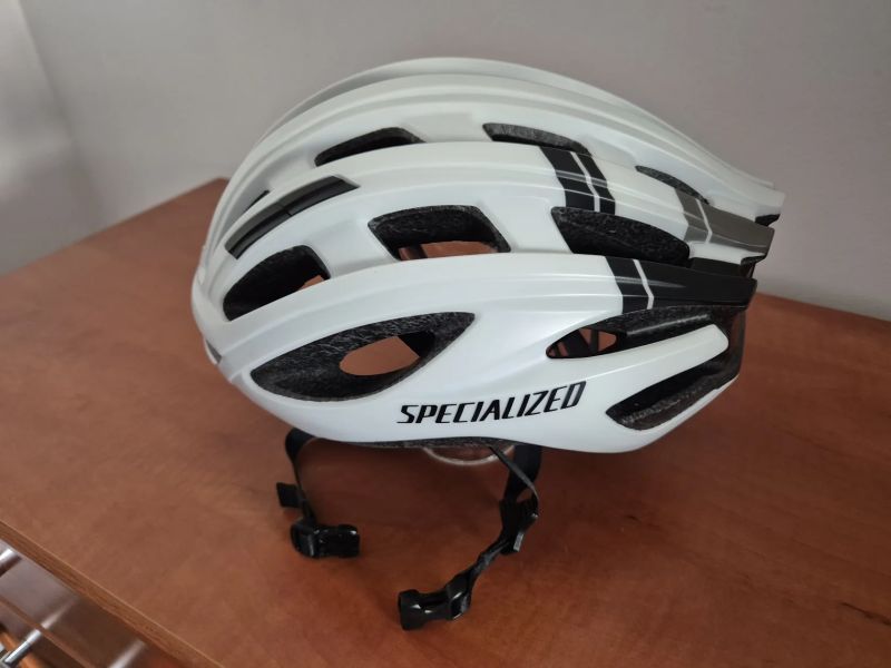 Cyklistická helma Specialized Propero 3