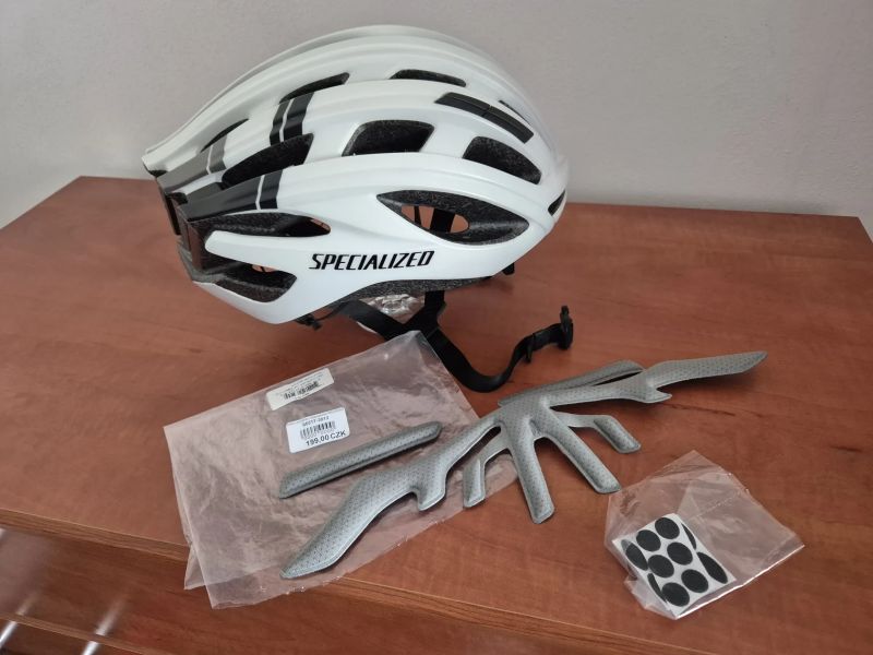 Cyklistická helma Specialized Propero 3