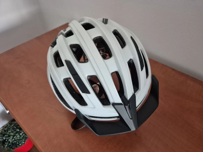 Cyklistická helma Specialized Propero 3