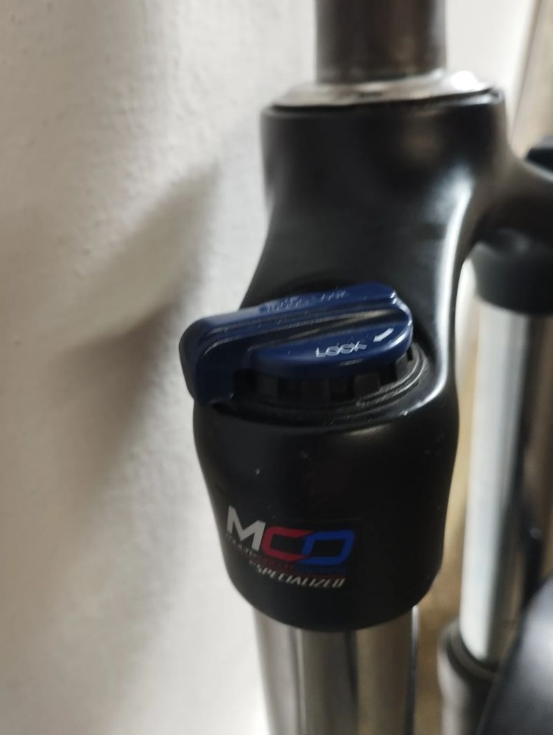 Odpružená vidlice specialized MCD
